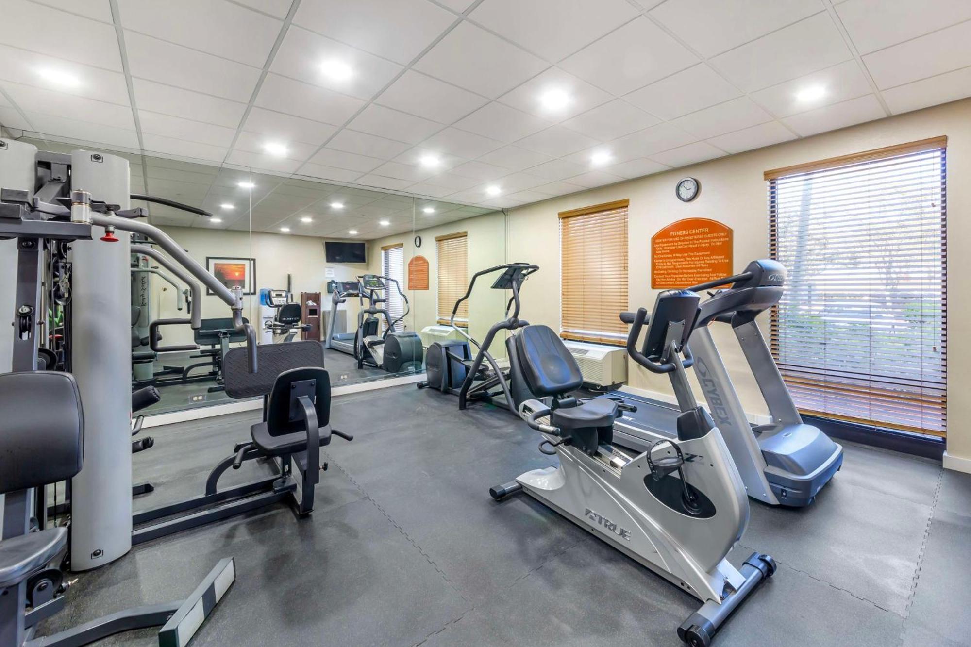 Best Western Plus Kendall Hotel & Suites Buitenkant foto