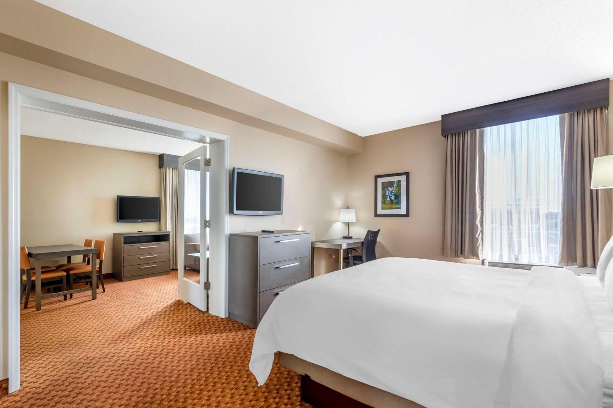Best Western Plus Kendall Hotel & Suites Buitenkant foto