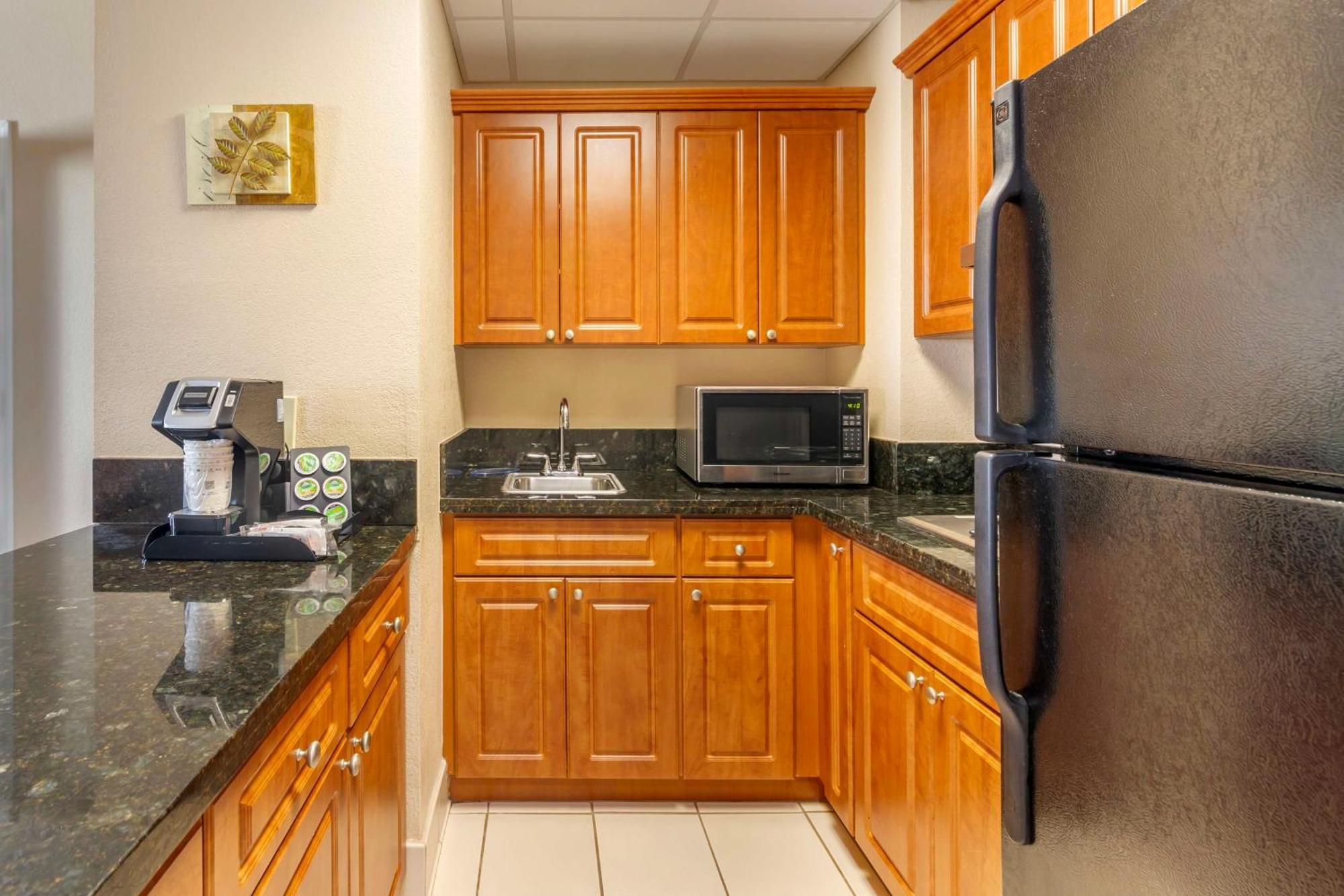 Best Western Plus Kendall Hotel & Suites Buitenkant foto