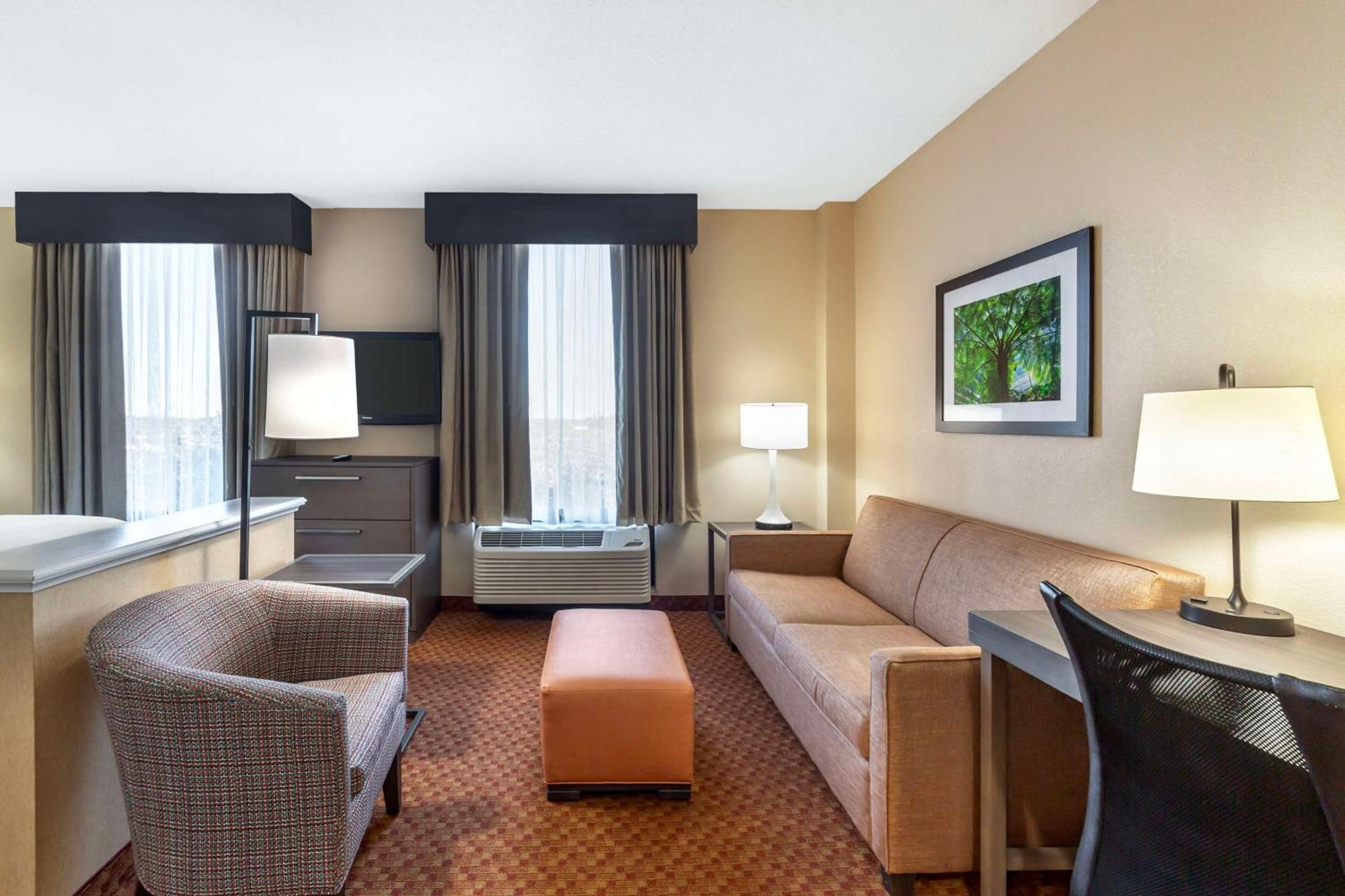 Best Western Plus Kendall Hotel & Suites Buitenkant foto